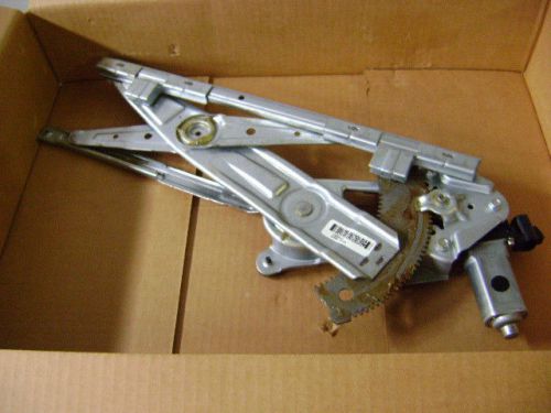 Saturn 15899049 - saturn ion drivers door window regulator