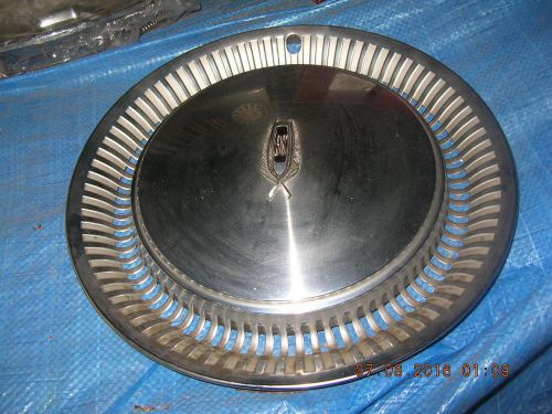 Oldsmobile 98 hub cap