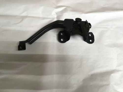 2003 tiburon gt hood latch