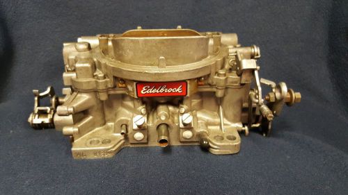 Edelbrock carburator 1406 performer series 600 cfm