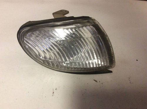 1997 1998 1999 2000 mazda millenia front right corner park light oem 052-0697