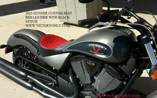 Solo seat diamond white stitch victory motorcycle vegas gunner kingpin highball