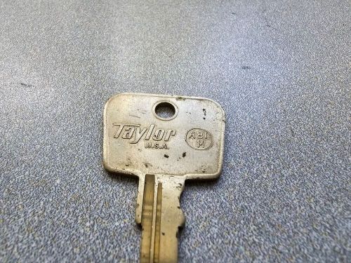 New uncut taylor a81m porsche 911 912e 930 914 914-6 ignition door main key