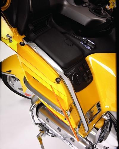 Goldwing gl1800 2-piece fairing face molding set 