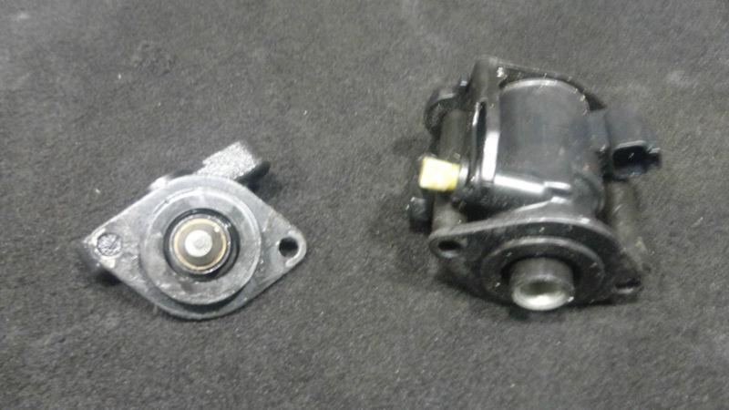 Port side fuel injector #5000946 johnson/evinrude 2000 200hp outboard #2  (613