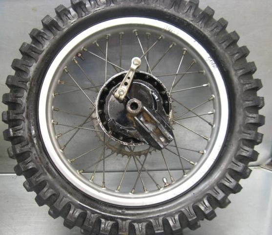 Honda xr500r xr500 r xr 500 83 84 rear wheel + brake drum + tire 2.15 x 17