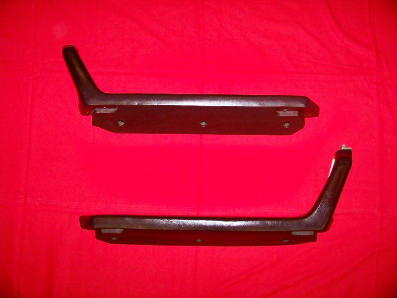 Porsche used left and right side maroon arm rest for 944