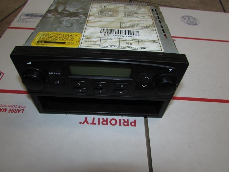 04 05 06 08 aveo audio equipment radio stereo am-fm-etr opt um7 id 96408391 7720