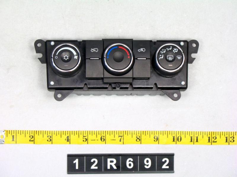 08 equinox temperature climate control ac heat unit panel switch 12r692