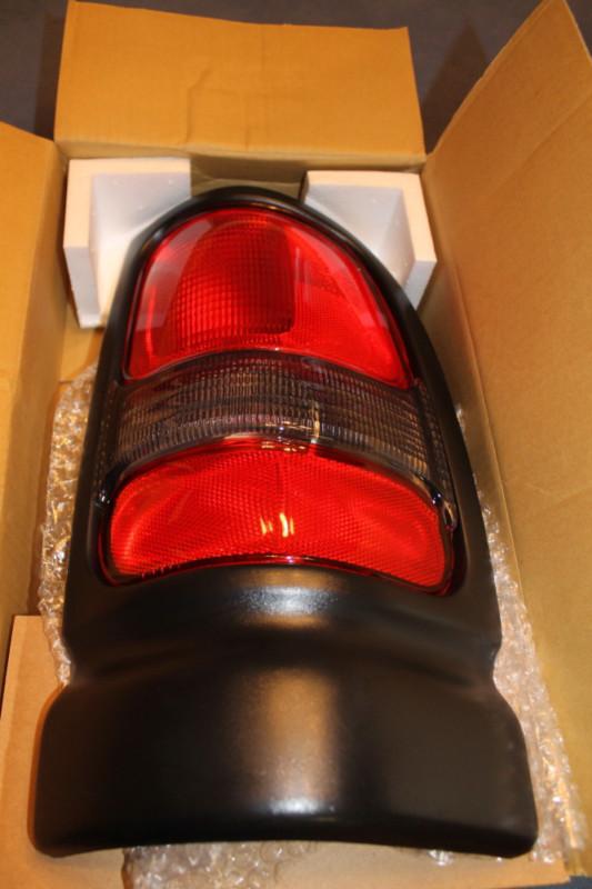 New 94-02 eagle eyes dodge ram pick-up tail light (pair)