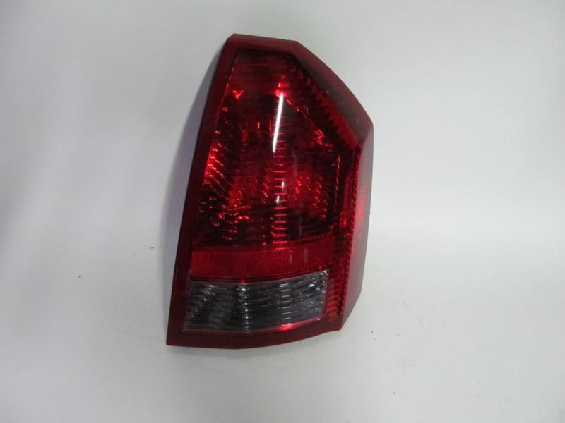 05 06 07 chrysler 300 oem right tail light nice!