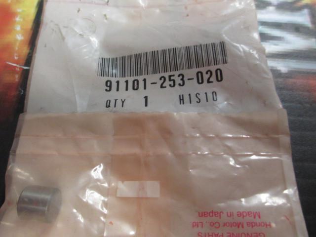 X410 nos genuine honda ca160 ca175 cb125tt cb175 roller 10.2x9.5 #91101-253-020