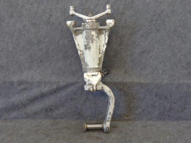 Piper pa28r-200 nose gear assy  p/n 67100-10