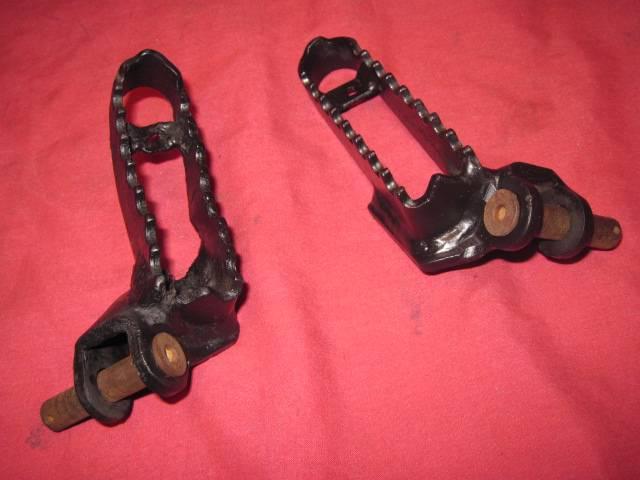 Honda cr500 1984 oem footpegs cr 500