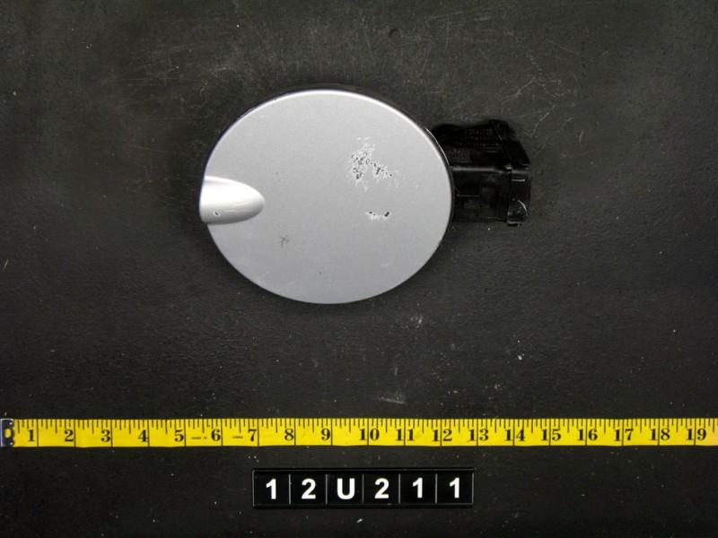 03 focus fuel filler door lid gas tank cover cap oem silver 12u211