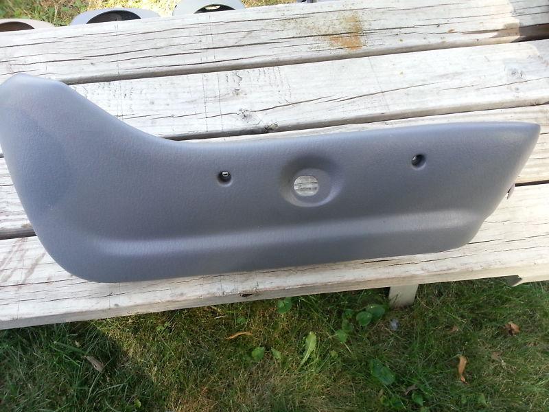 Caravan [96-00] passengers side lower/outer front seat trim grey