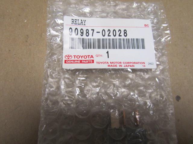 Toyota lexus new oem magnet-clutch relay 90987-02028