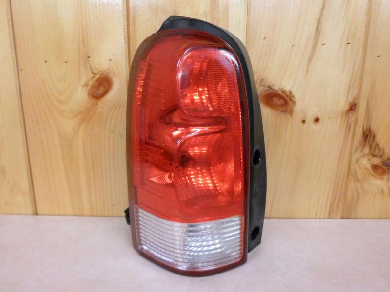 2005 saturn relay driver side taillight