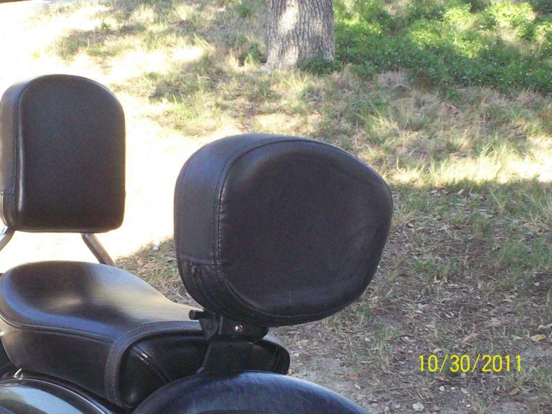 Fully adjustable driver's backrest - yamaha v star 1100 (studded)