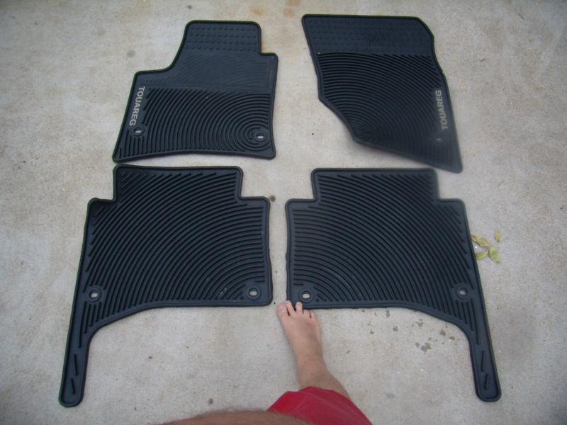 Set 2004 - 2007 volkswagon touareg factory all weather rubber floor mats used