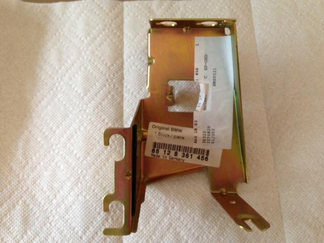 Bmw cd changer bracket 65 12 8 361 456  100% perfect feedback 65128361456