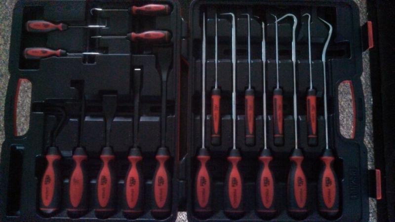 Mac tools 18-pc. macsimizer™ pick and scraper set (psm18b) most unused