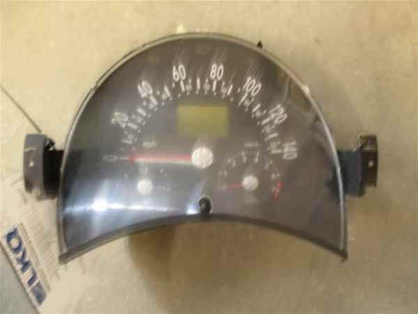 2000 2001 volkswagen beetle speedometer 102k oem lkq