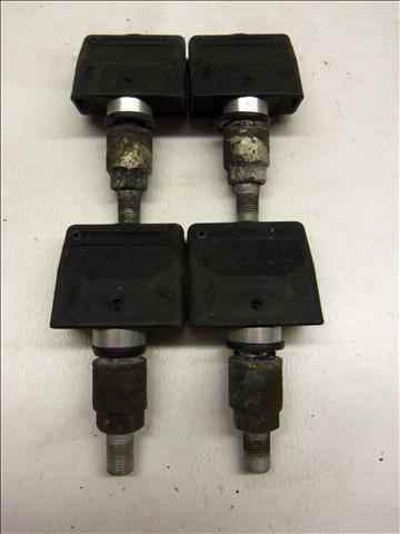 04 lincoln navigator set of tire pressure sensors oem