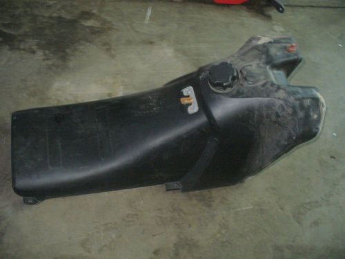 Polaris fusion 600 2006 fuel gas tank 2005 900 c