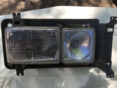 Vw vanagon 1986-1991 drivers side headlight assembly