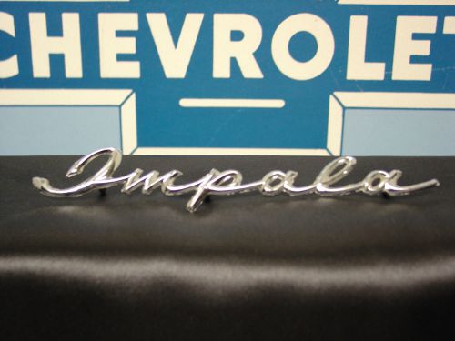 1958 chevy impala quarter panel emblem script gm 4722652