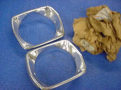 Plymouth valiant 1975-1976 nos head light bezels