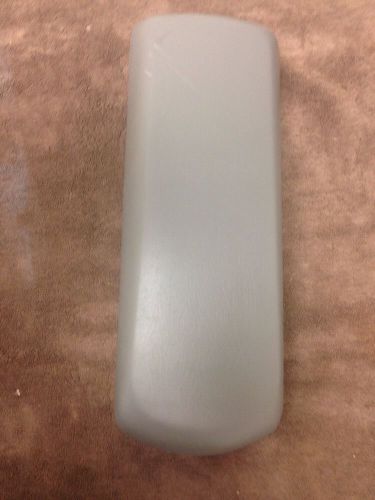 2005-2007 chevy malibu center armrest console lid