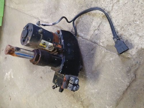 Fisher minute mount snow plow pump for a 6 1/2 ft plow