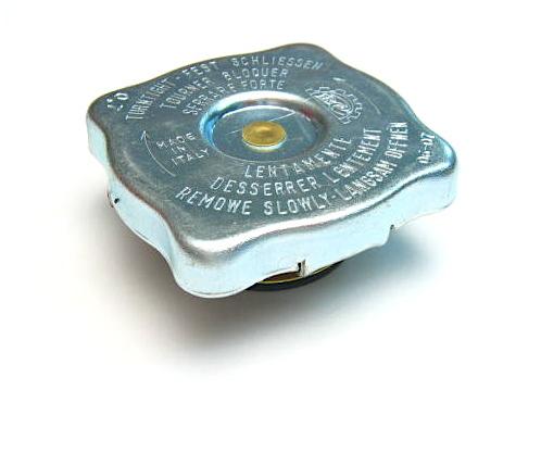 Alfa romeo giulia bertone spider 105 radiator cap