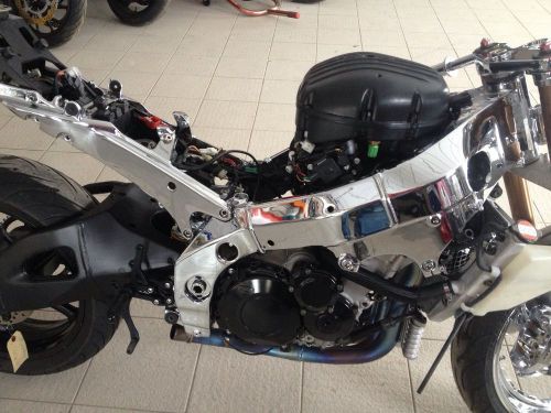 05 06 suzuki gsxr1000 gsxr 1000 chrome frame  450 miles