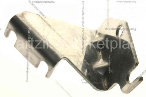 Suzuki 19184-95d01 bracket,throttl