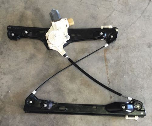 Bmw e90 oem 325xi  right  front window regulator with motor 06-12 7060266