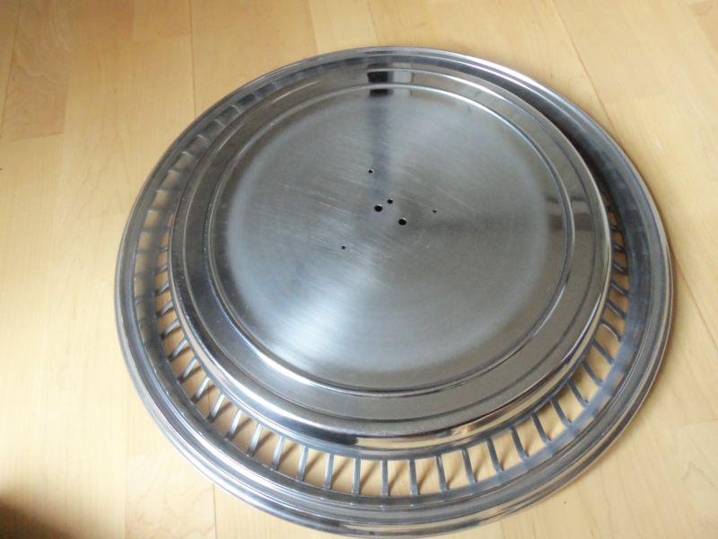 67-78 cadillac eldorado hub cap excellent !!!!!!!!