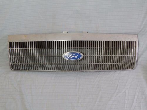 Vintage ford crown victoria grille insert e8ab-8150-ad chrome color 1988-91