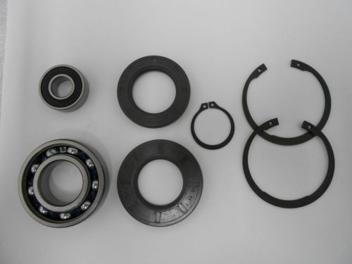 Volvo  4 cyl  bellhousing flywheel housing  bearing &amp; seals snap rings