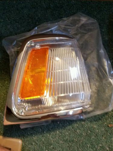 Tyc 89 -91 toyota pickup truck 2wd park corner light lamp rh