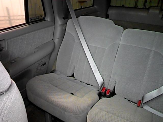 1996 chevy s10 blazer rear seat belt & retractor only rh passenger gray