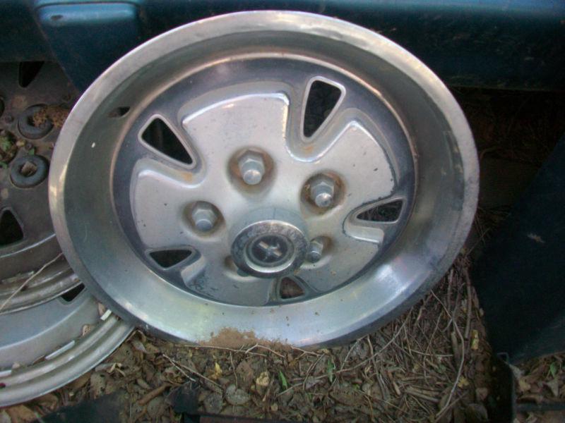 14 inch factory hubcap - ford - 70's mustang, etc. - 1971-1973 ???