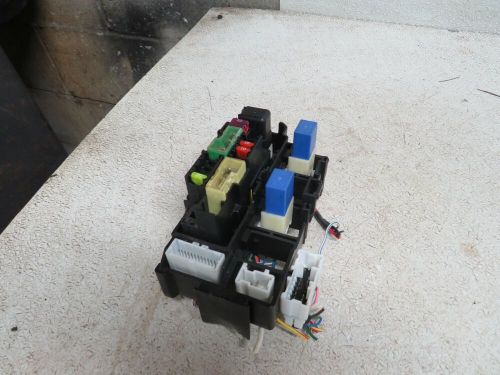 09  nissan sentra small fuse relay holder box