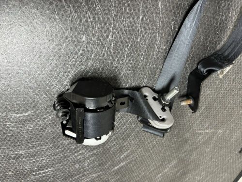 2020 honda pilot 2nd row rear right side seat belt seat belt retractor oem