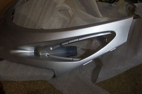 Suzuki uh125 burgman silver upper front center fairing  48121-49f00-yd8