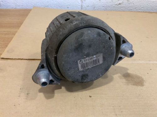 Mercedes e class mount cabriolet a207 2014 engine mount lower right a2122406417