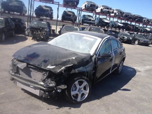 S60       2012 thermostat housing 11028