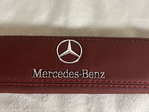 Safety belt shoulder cover for mercedes-benz | burgundy